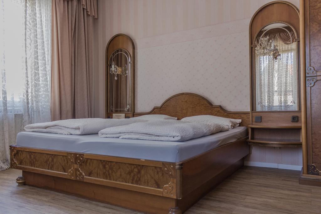 Hotel Five Seasons Фюрт Екстер'єр фото