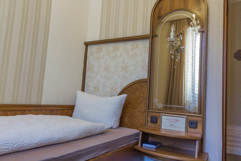 Hotel Five Seasons Фюрт Екстер'єр фото